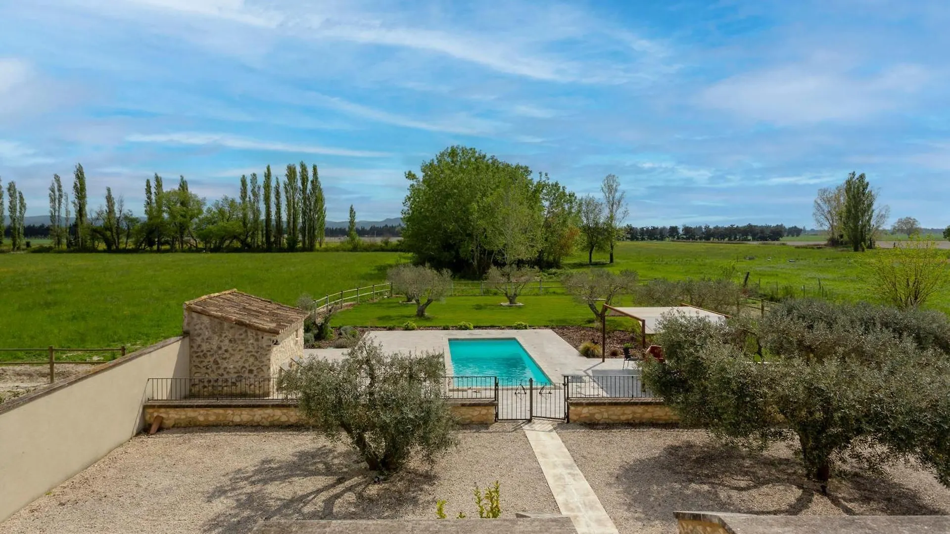 Holiday home L'Estive - Maison Climatisee Avec Piscine Tarascon