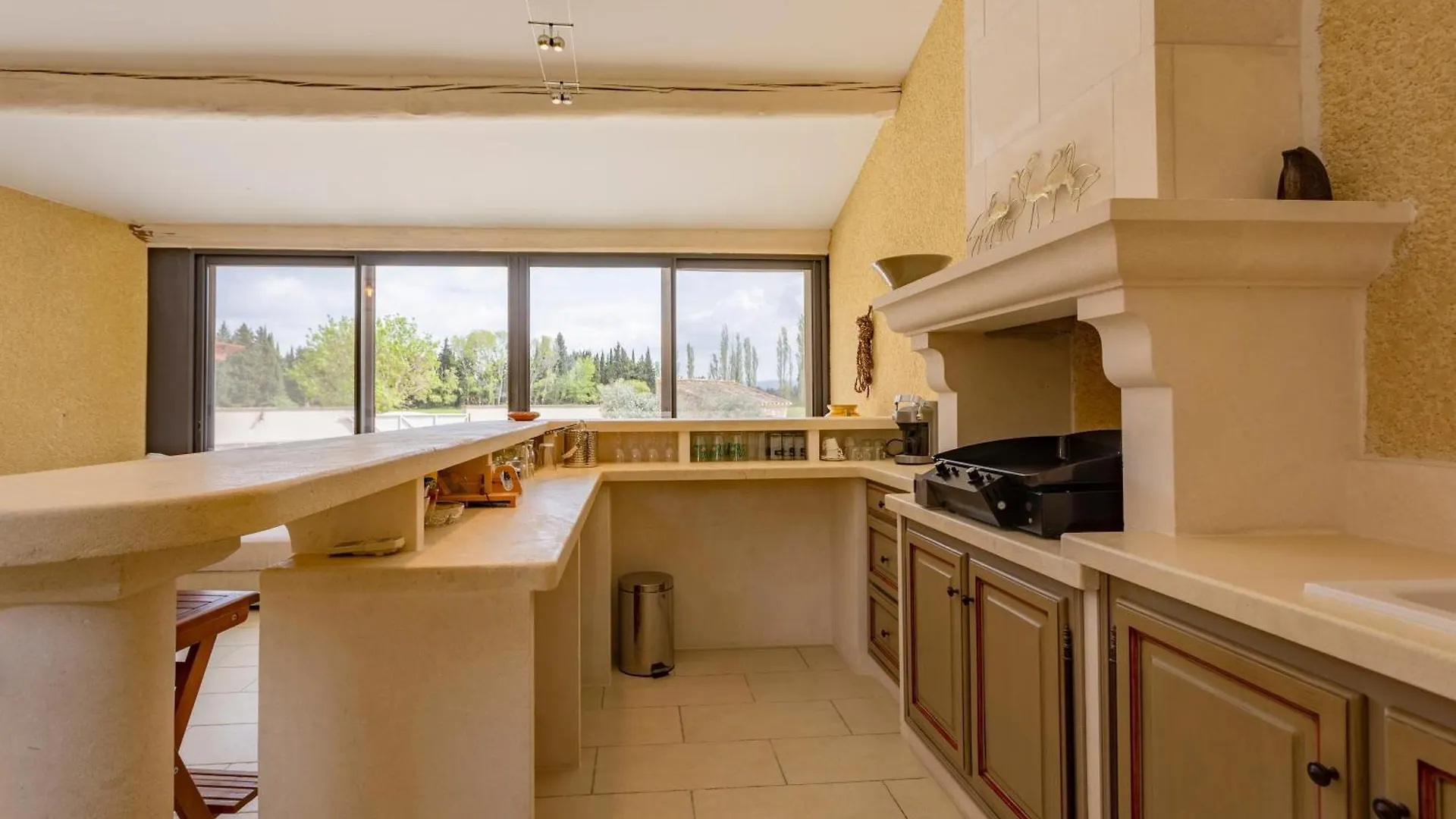 L'Estive - Maison Climatisee Avec Piscine Tarascon France