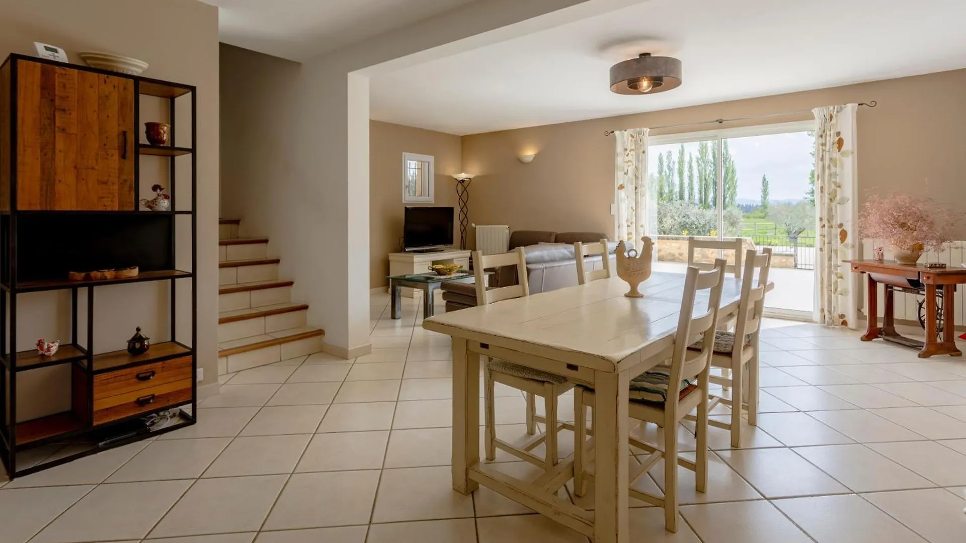 Holiday home L'Estive - Maison Climatisee Avec Piscine Tarascon France