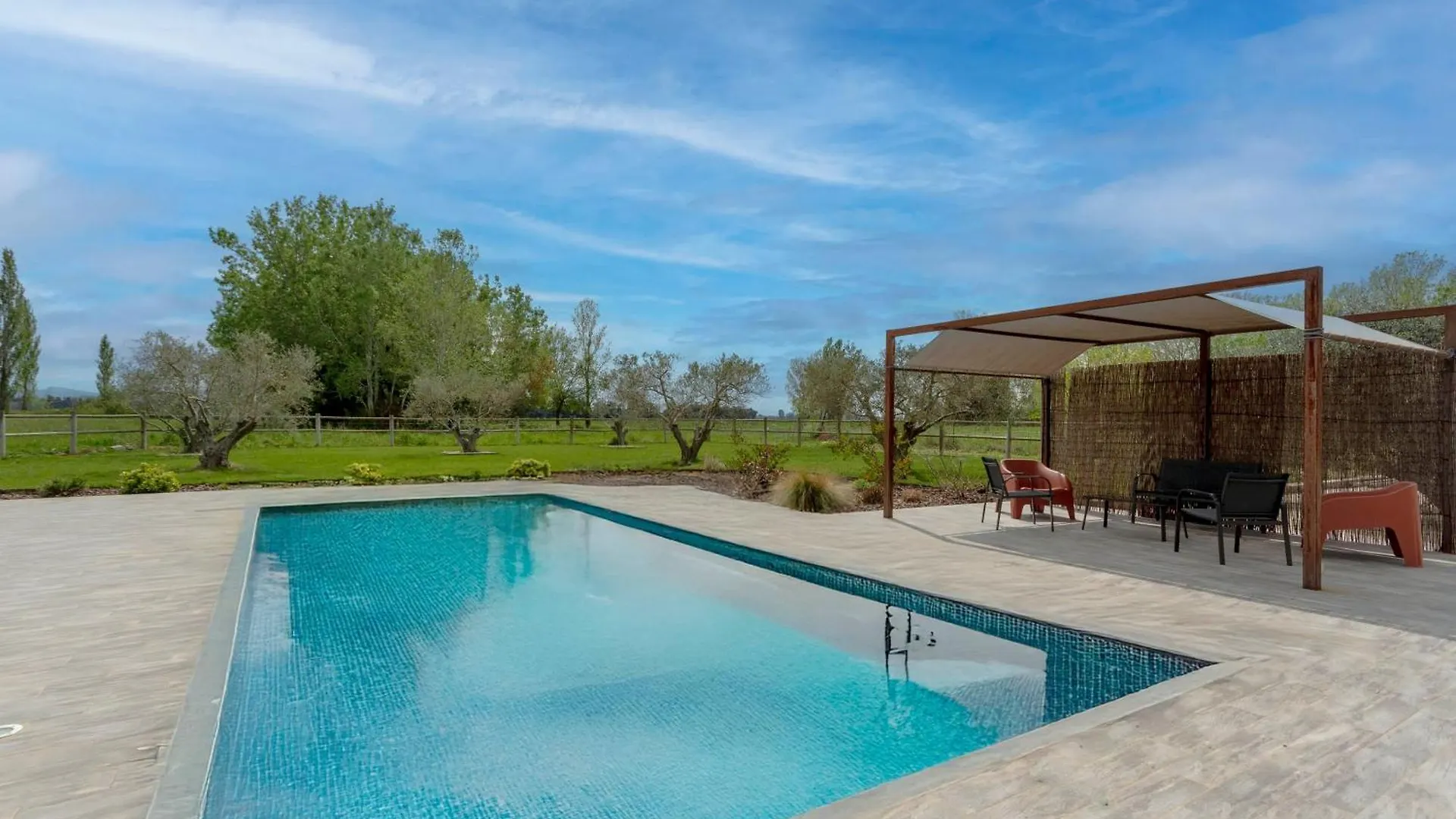 Holiday home L'Estive - Maison Climatisee Avec Piscine Tarascon