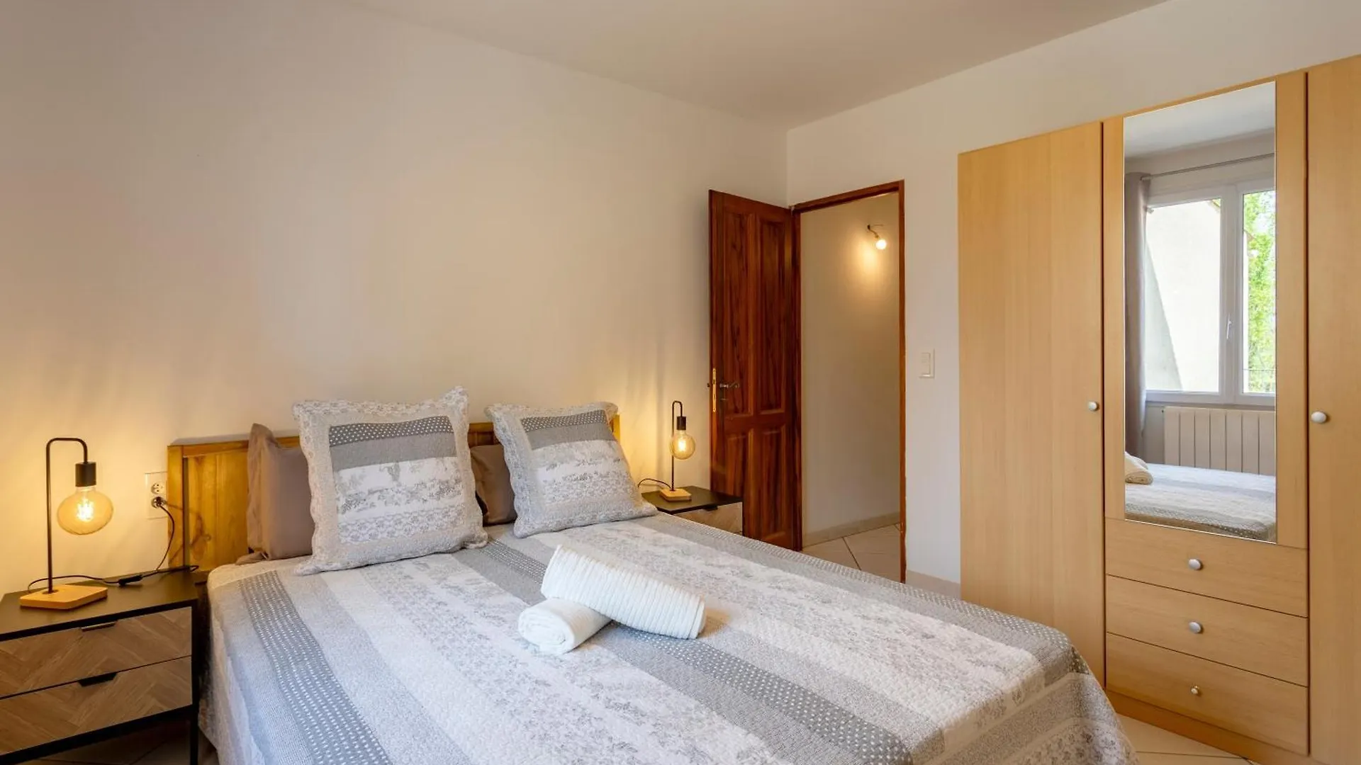 L'Estive - Maison Climatisee Avec Piscine Tarascon Holiday home
